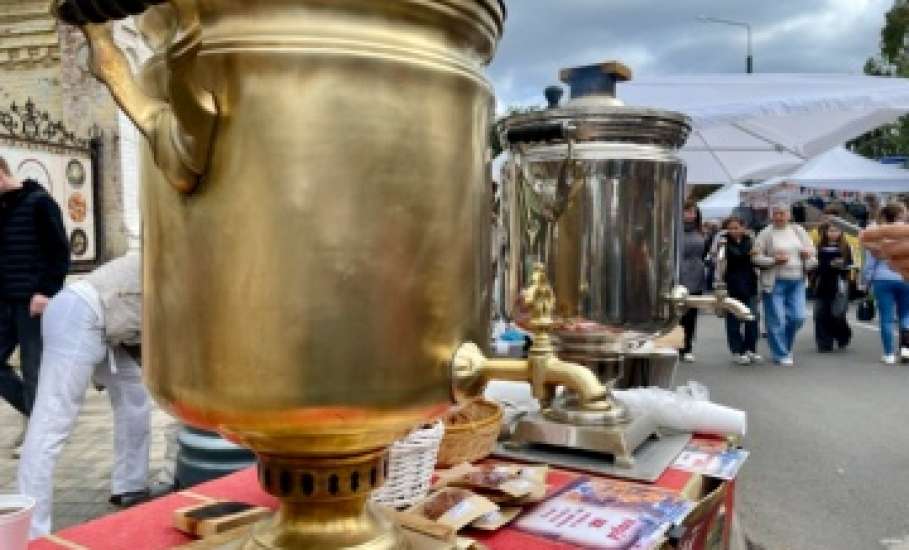 В Ельце состоялся фестиваль «Антоновские яблоки»