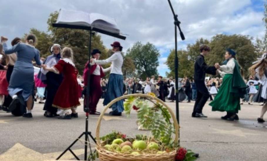 В Ельце состоялся фестиваль «Антоновские яблоки»