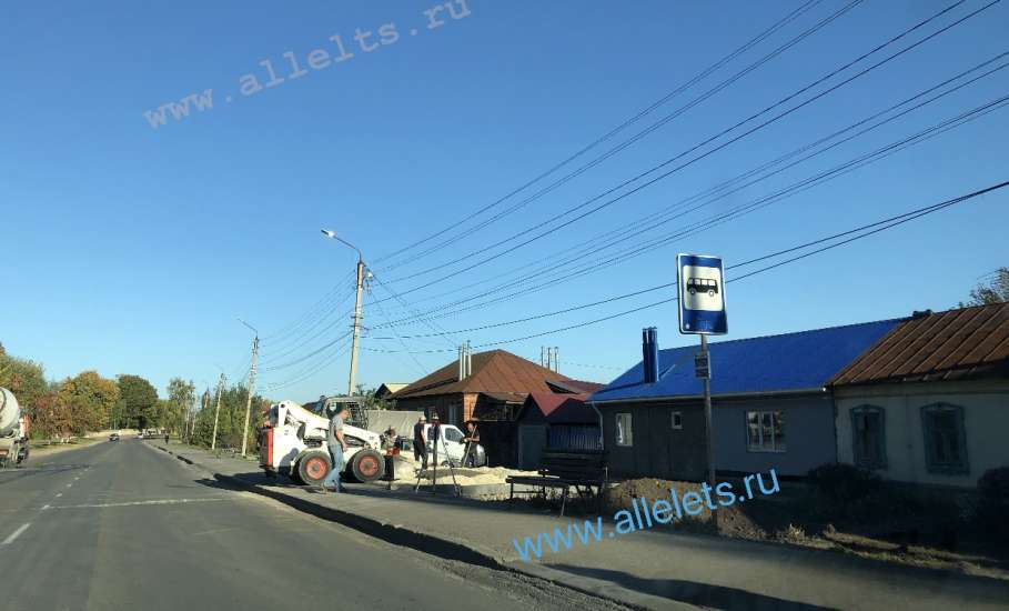 По улице Свердлова в Ельце проходят дорожно-строительные работы