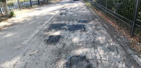 Администрация Ельца отчиталась о ремонте ям перед лицеем №5!