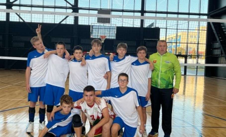 20-21 сентября во Дворце спорта им. А.Петрова прошло открытое первенство спортивной школы №1 по волейболу