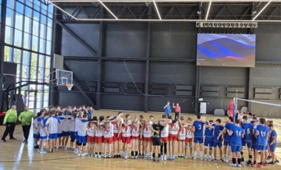 20-21 сентября во Дворце спорта им. А.Петрова прошло открытое первенство спортивной школы №1 по волейболу