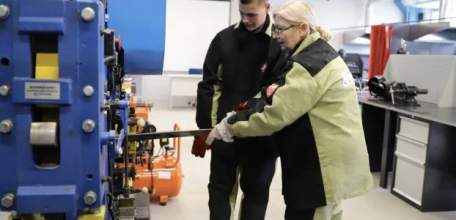 Педагог из Ельца Надежда Павлова воспитала более 300 молодых сварщиков