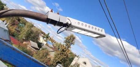 В Ельце активно восстанавливают уличное освещение