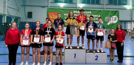 Елецкие спортсменки успешно выступили на соревнованиях по настольному теннису в Смоленске