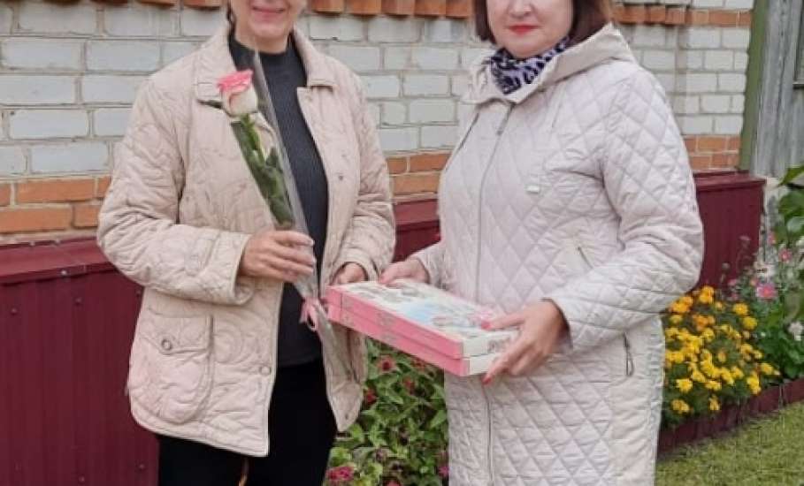 В Ельце поздравили членов Профсоюза, бывших руководителей образовательных организаций и ветеранов труда