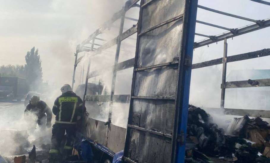 Сегодня утром в Ельце загорелась «Газель»! И сгорела до тла!