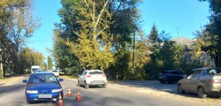 В Ельце на улице Костенко водитель автомобиля сбил женщину