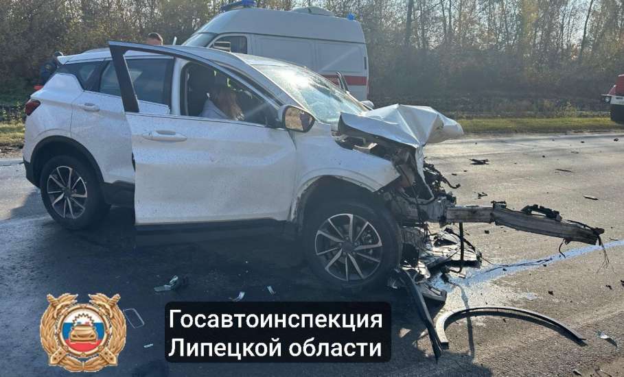 Сотрудники полиции устанавливают обстоятельства смертельного ДТП в Тербунском районе!