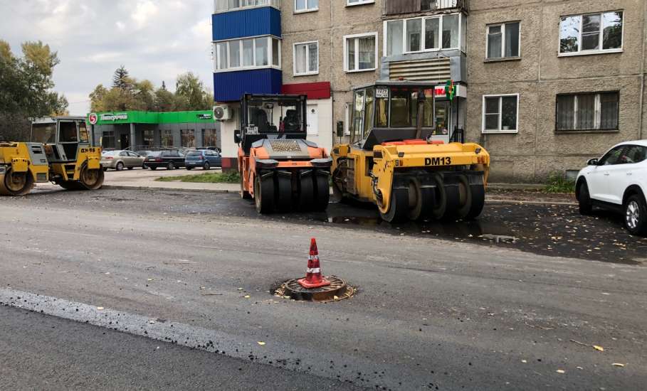 Куда смотрит администрация Ельца?! Ремонт дороги по улице Пушкина делают некачественно!