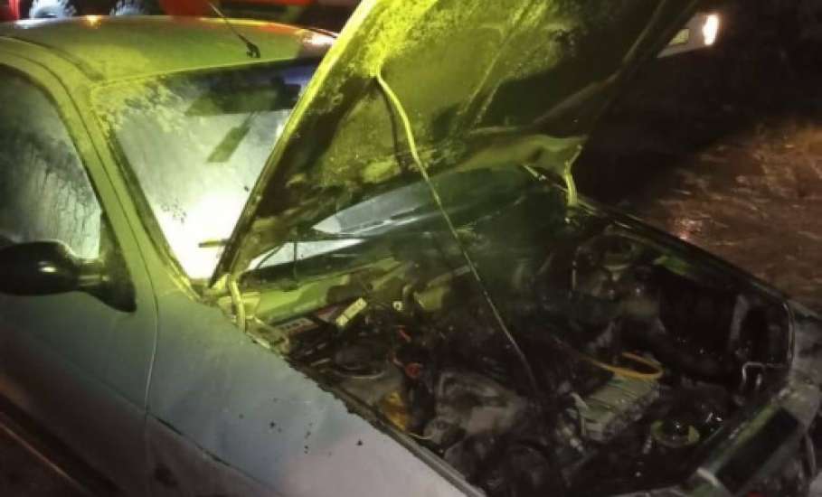 Вчера вечером в 20:31 в Ельце загорелся автомобиль Рено Меган по улице Привокзальной