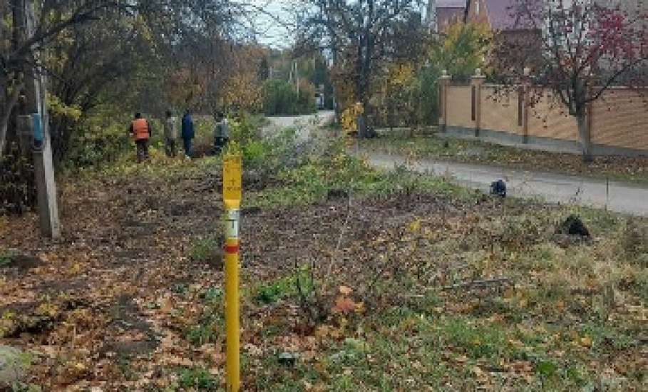 Сотрудники МУП «Елец-Сервис» продолжают работы по благоустройству города