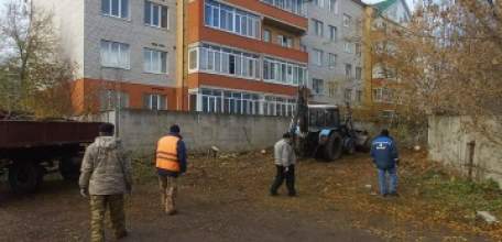 Сотрудники МУП «Елец-Сервис» продолжают работы по благоустройству города