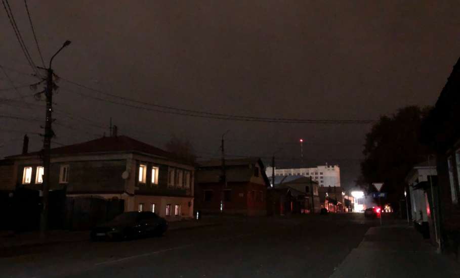 Сегодня в Ельце опять отсутствует уличное освещение в центре города!
