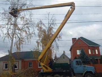 Сотрудники МУП «Елец-Сервис» продолжают работы по благоустройству города