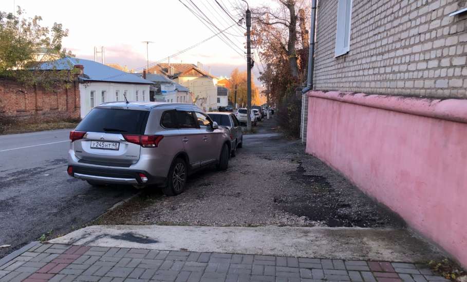 Жители Ельца ежегодно просят сделать тротуары по улице Профсоюзной в Ельце!