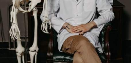 Ряды ГУЗ Елецкая ГДБ пополнены новым специалистом, врачом-травматологом-ортопедом Дмитрием Сапожниковым