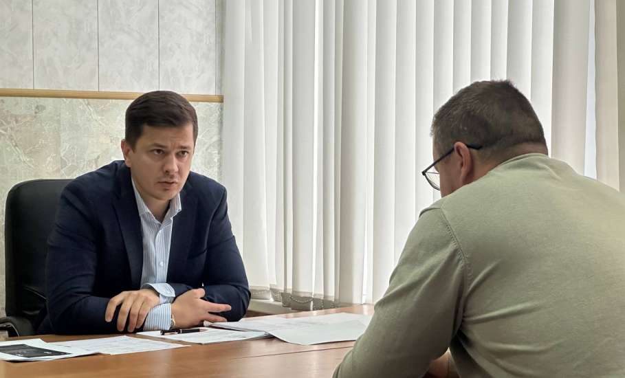 Вячеслав Жабин: «Асфальтирование дороги в мкр. Чёрная Слобода и законность проезда по улице Колхозной, конфликт между соседями, обсудили на встрече»