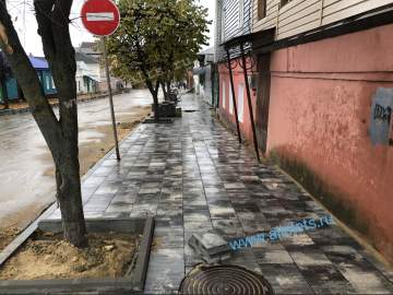 В Ельце приступили к укладке тротуарной плитки по улице Пушкина