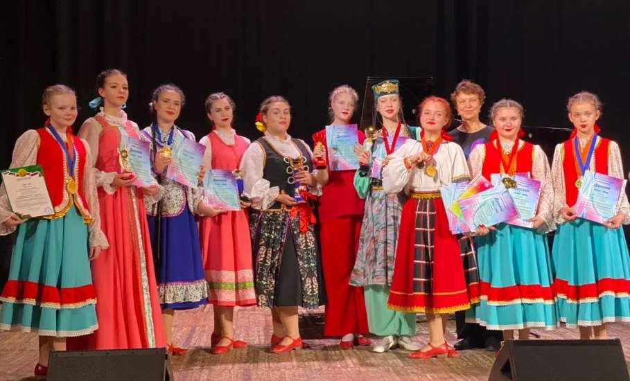 Образцовый танцевальный коллектив «Ельчаночка» успешно выступил в Воронеже