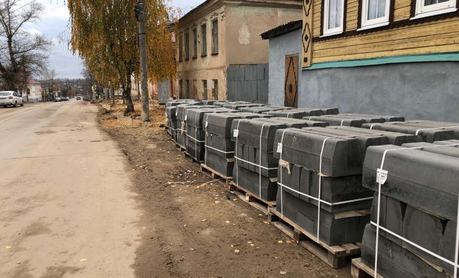 После нашего вчерашнего поста о перекрытии движения участка улицы Ленина в центре города, сегодня спецтехника исчезла вместе со строителями!