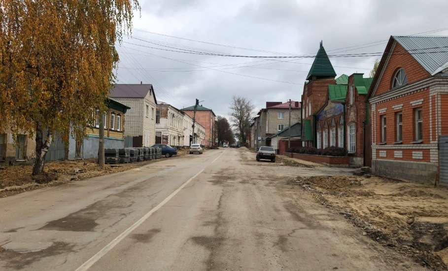 После нашего вчерашнего поста о перекрытии движения участка улицы Ленина в центре города, сегодня спецтехника исчезла вместе со строителями!