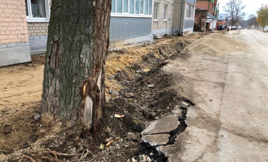 После нашего вчерашнего поста о перекрытии движения участка улицы Ленина в центре города, сегодня спецтехника исчезла вместе со строителями!