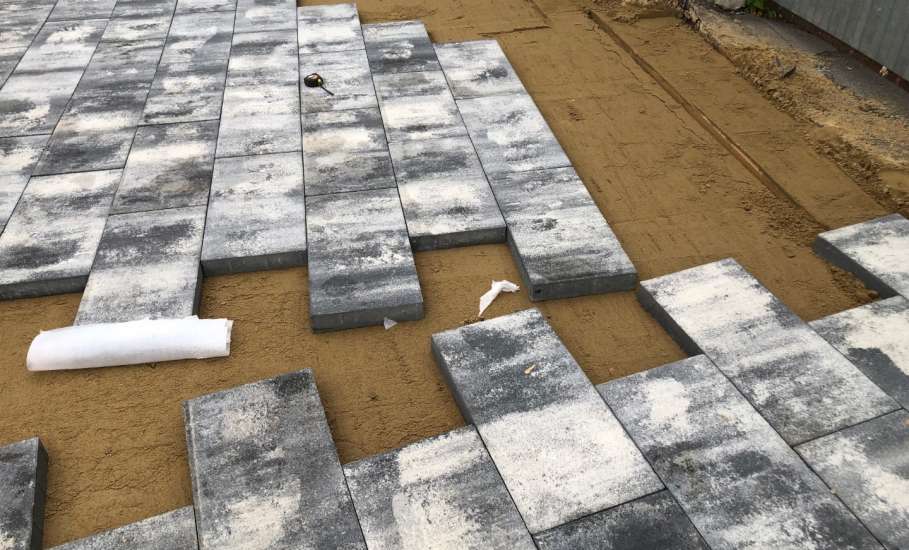 По улице Пушкина в Ельце полным ходом идут дорожно-строительные работы!