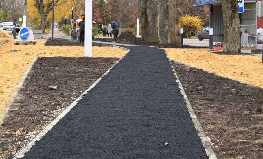 Подрядчик приступил к следующему этапу благоустройства территории, прилегающей к Дому культуры Железнодорожников