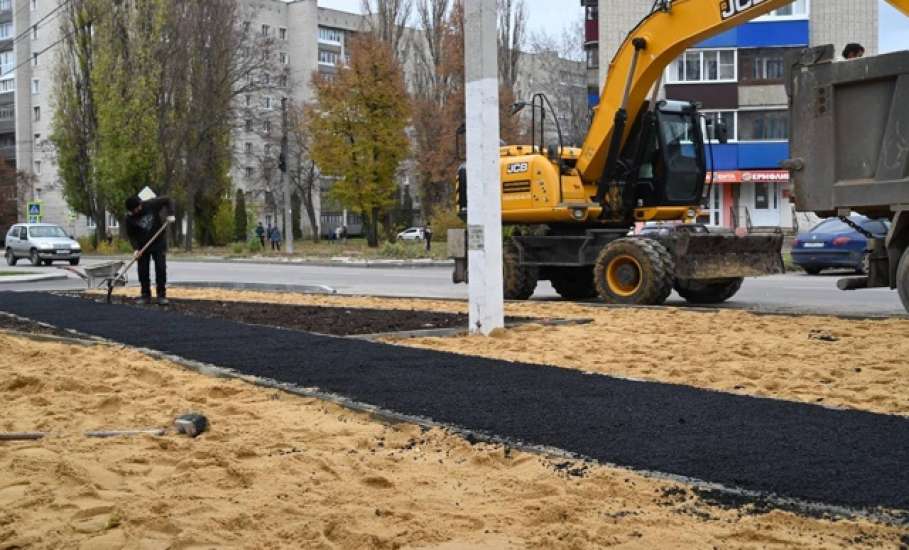 Подрядчик приступил к следующему этапу благоустройства территории, прилегающей к Дому культуры Железнодорожников