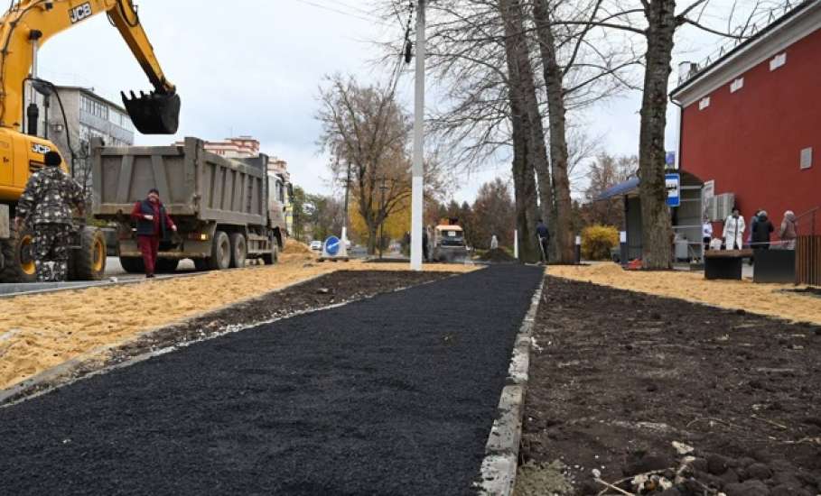 Подрядчик приступил к следующему этапу благоустройства территории, прилегающей к Дому культуры Железнодорожников