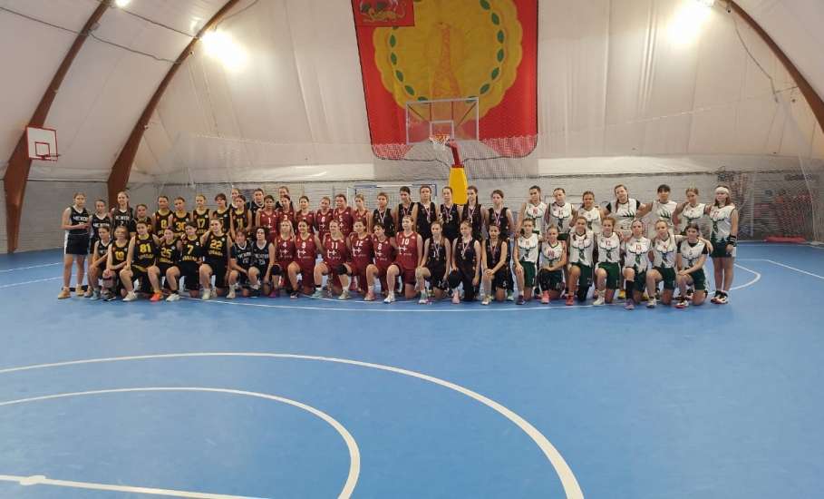 Баскетболистки из Ельца завоевали серебряные награды в Подмосковье