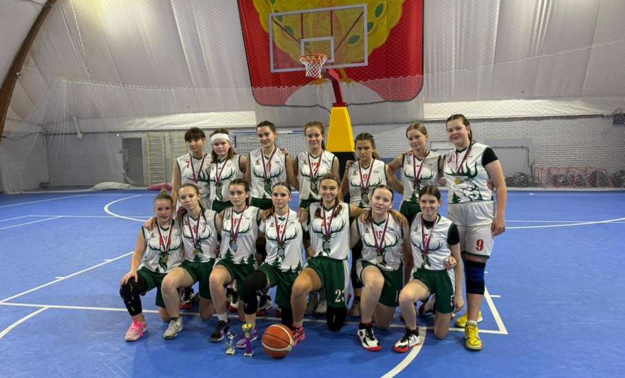 Баскетболистки из Ельца завоевали серебряные награды в Подмосковье