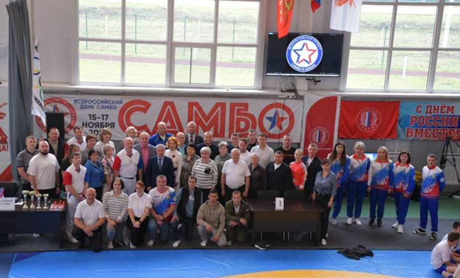 Уважаемые тренеры! Поздравляем вас с профессиональным праздником!