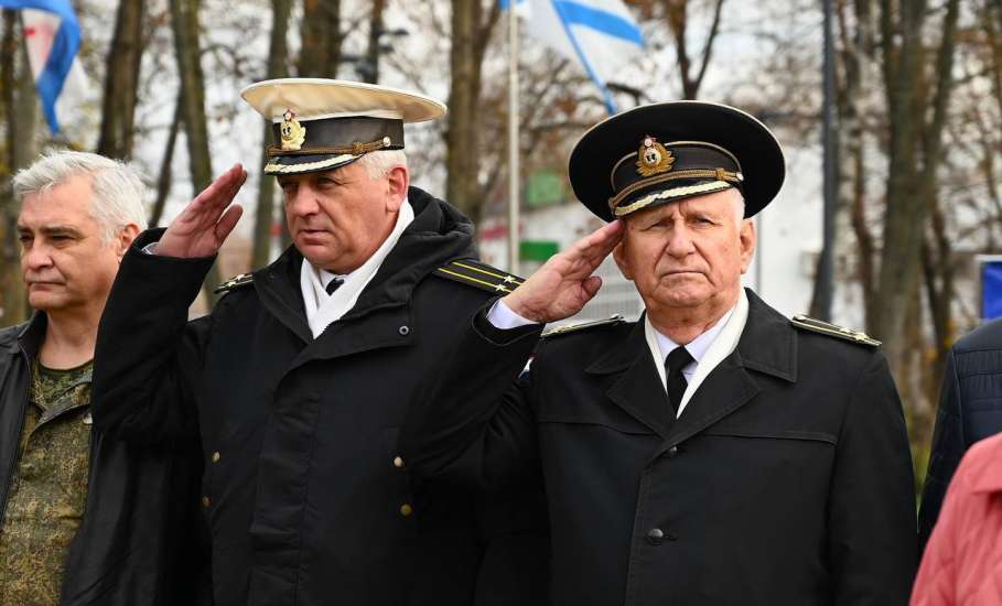 Вячеслав Жабин: «Сегодня мы отмечаем важную дату в истории нашей Родины — 329 лет со дня основания Военно-Морского Флота«