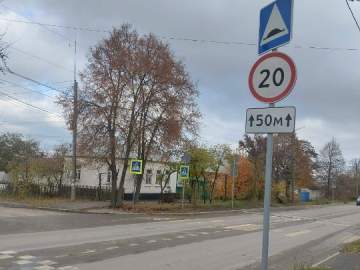 Сотрудники МУП «Елец-Сервис» продолжают работы по благоустройству города