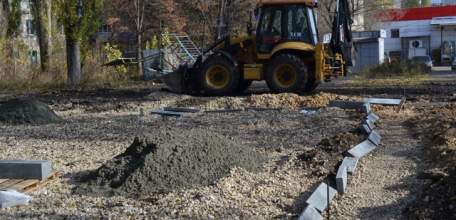 По улице Свердлова в Ельце продолжаются работы по благоустройству