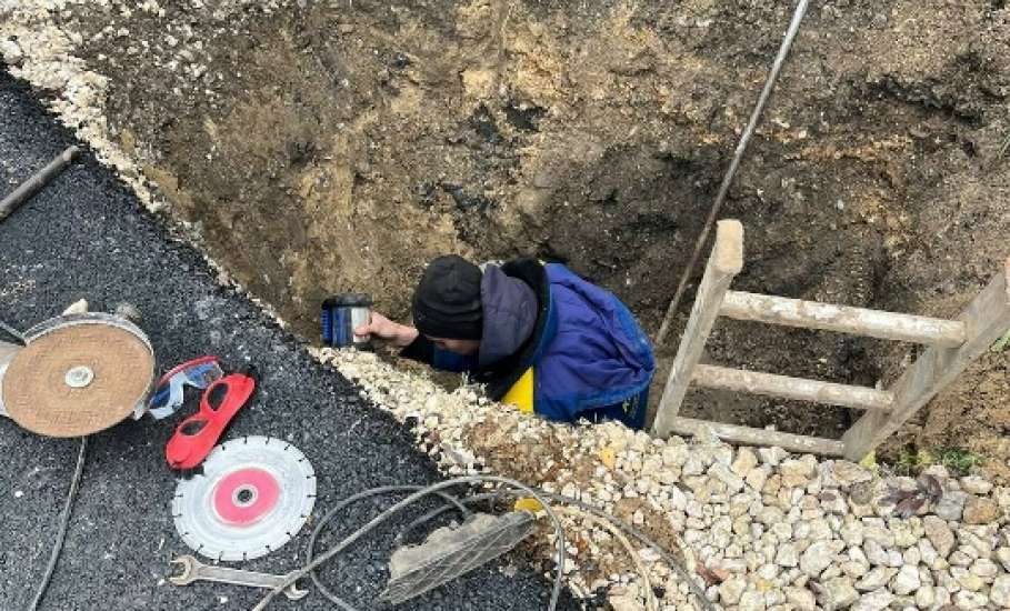 Прорыв теплотрассы устраняют в Ельце по улице Рязано-Уральской