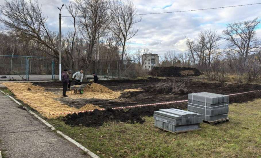 В Ельце приступили к благоустройству детской площадки по улице Кротевича
