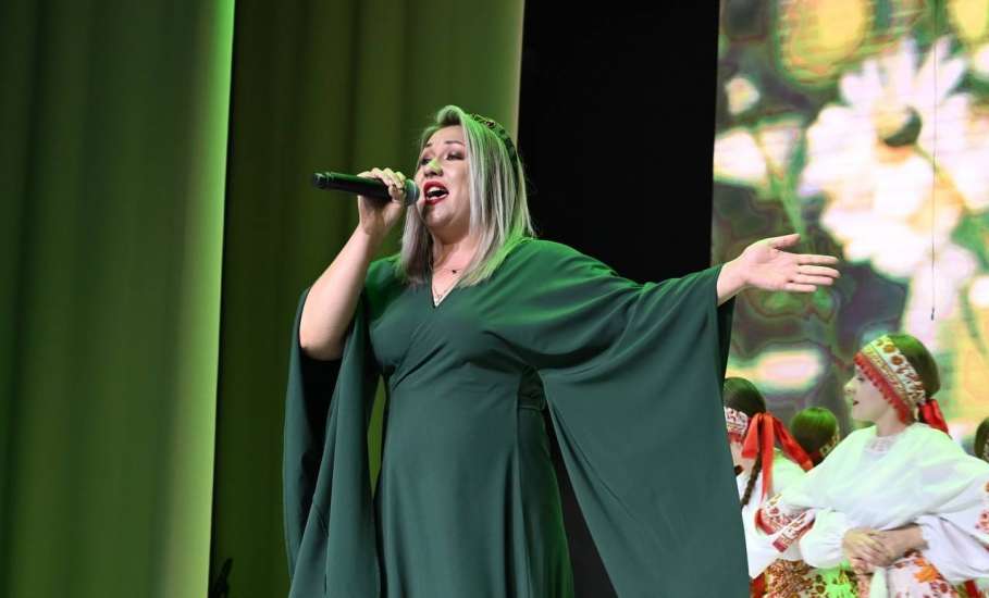 Сегодня в ДК Железнодорожников прошла концертная программа «Во славу единства», посвящённая Дню народного единства