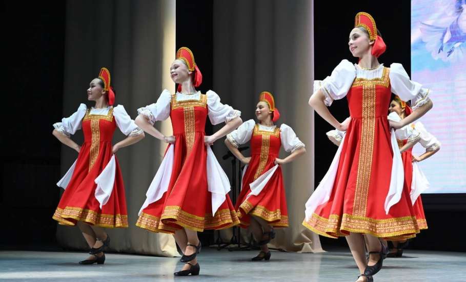 Сегодня в ДК Железнодорожников прошла концертная программа «Во славу единства», посвящённая Дню народного единства