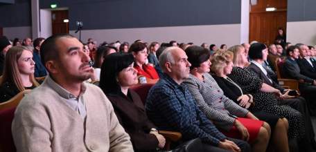 Сегодня в ДК Железнодорожников прошла концертная программа «Во славу единства», посвящённая Дню народного единства