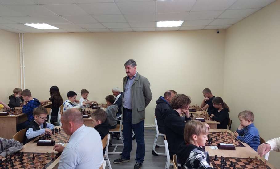 Поздравляем с днём рождения тренера-преподавателя отделения шахмат спортивной школы №1 Геннадия Алексеевича Комаричева!