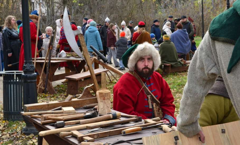 Межрегиональный фестиваль исторической реконструкции «Старый город» состоялся 3 ноября в Петровском парке