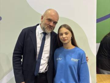 Ученица 9 класса МБОУ СОШ №2 с. Казаки Дарья Масленникова стала призёром всероссийского конкурса «Большая перемена»!