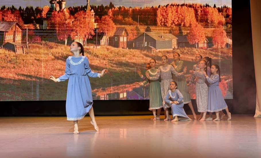 Отчетный концерт «Нам 8 лет» прошёл в Доме культуры железнодорожников