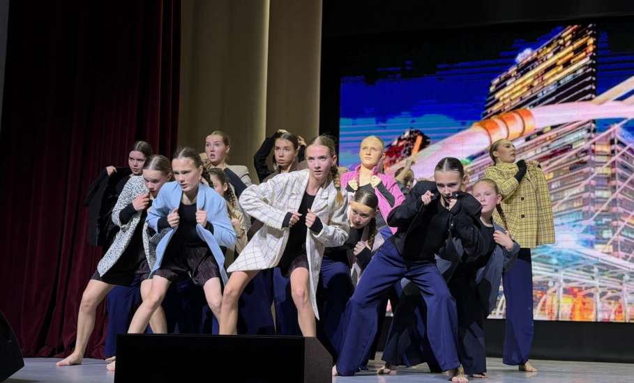 Отчетный концерт «Нам 8 лет» прошёл в Доме культуры железнодорожников