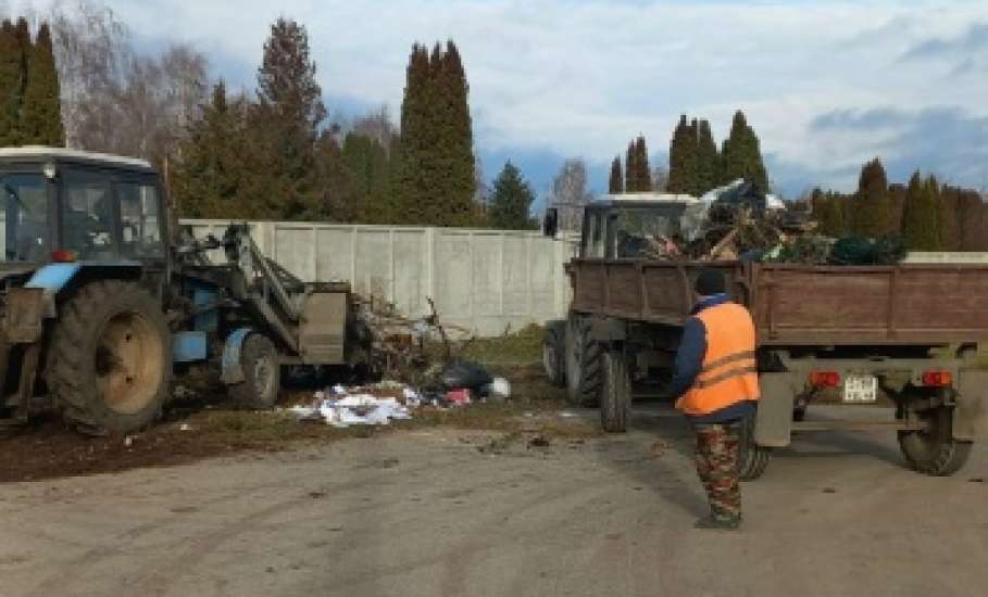 Сотрудники МУП «Елец-Сервис» продолжают работы по благоустройству города
