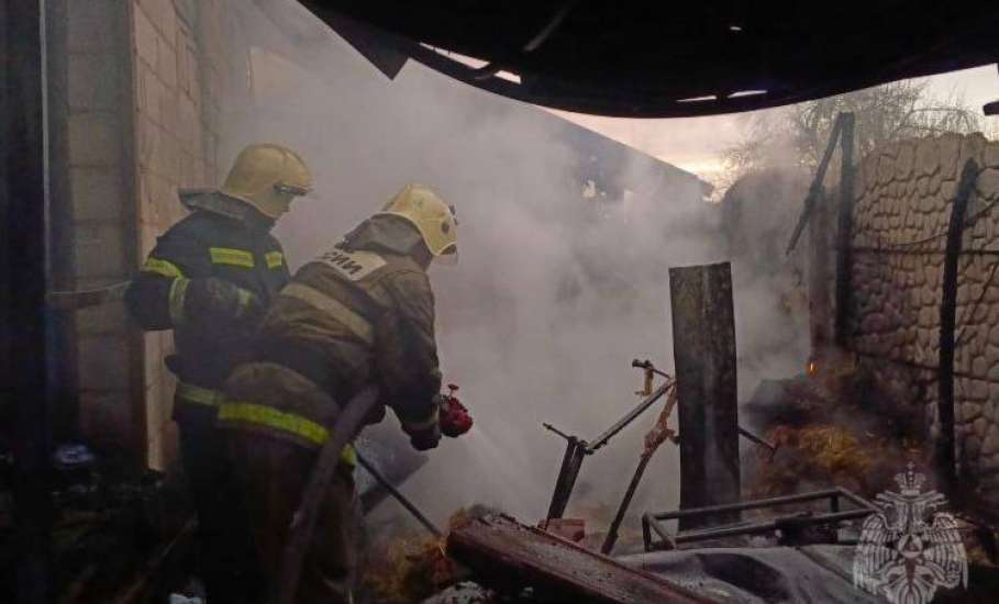 8 ноября в Ельце сгорел 2-этажный дом