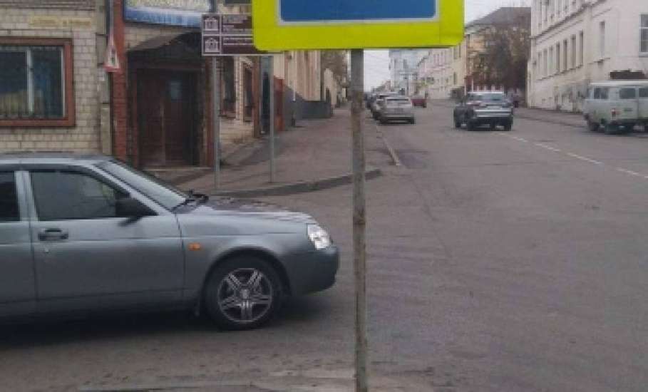 Сотрудники МУП «Елец-Сервис» продолжают работы по благоустройству города